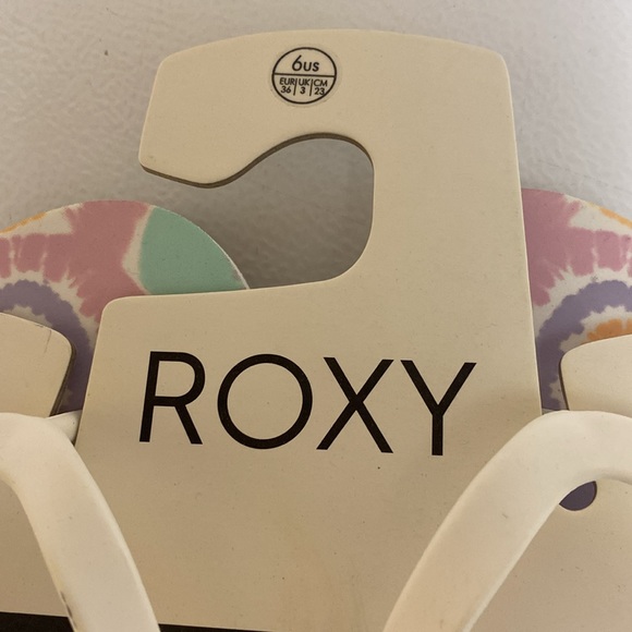 2 for $20 🌸 NWT Roxy Sandals - Picture 3 of 3